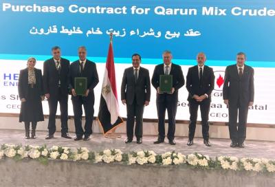  Στιγμιότυπο από την επίσημη τελετή υπογραφής της συμφωνίας μεταξύ της HELLENiQ ENERGY και της κρατικής εταιρίας πετρελαίου της Αιγύπτου EGPC, παρουσία του Υπουργού Πετρελαίου και Ορυκτών Πόρων της Αιγύπτου κ. Ταρέκ Αλ-Μάλα.