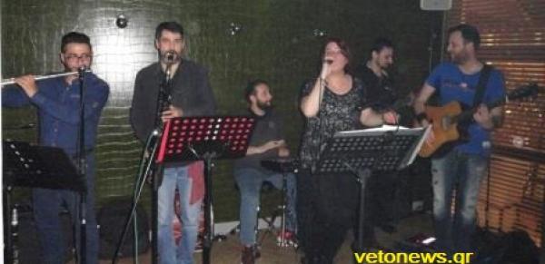 Το vetonews.gr συνομίλησε με το μουσικό σχήμα ‘the Mamalss’ ‘Η μουσική μπορεί να αλλάξει τον τρόπο σκέψης σε οποιονδήποτε άνθρωπο!’ (photo)