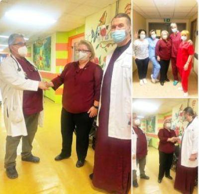 Με τους γιατρούς και το νοσηλευτικό προσωπικό στο Μποδοσάκειο νοσοκομείο η Βασιλική Γκάσταρη