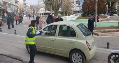 Συμβουλές οδικής ασφάλειας από αστυνομικούς του Τμήματος Τροχαίας Εορδαίας  σε οδηγούς ενόψει των εορτών των Χριστουγέννων
