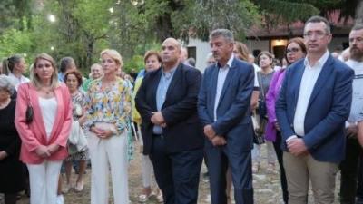 Η υφυπουργός Περιβάλλοντος και Ενέργειας Αλεξάνδρα Σδούκου  στο Σπήλαιο Γρεβενών