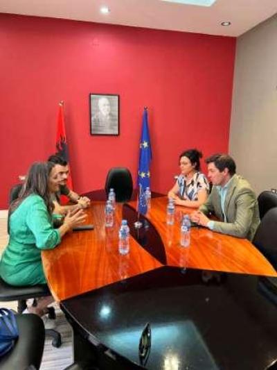 Η Π. Πέρκα σε συναντήσεις με τον Έλληνα Πρόξενο, τον Δήμαρχο και Περιφερειάρχη Κορυτσάς στο περιθώριο του 6ου MIK Festival