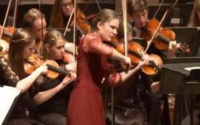 Η Ολλανδέζα που σολάρει με το βιολί της Τσιτσάνη...(δειτε το βίντεο)