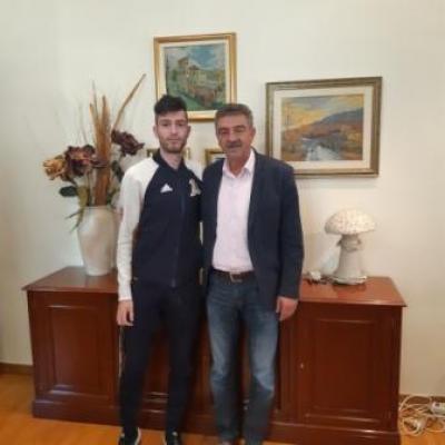 Επίσκεψη του Πρωταθλητή Ευρώπης Μίλτου Τεντόγλου στον Δήμαρχο Γρεβενών