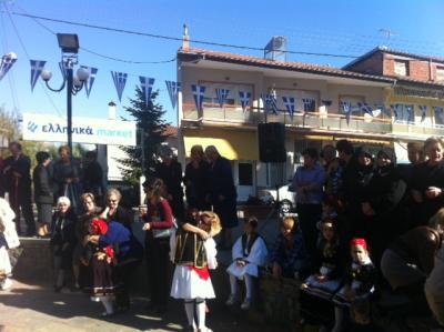 Εορταστικές εκδηλώσεις στην Λευκοπηγή Κοζάνης για την 28η Οκτωβρίου (βιντεο)
