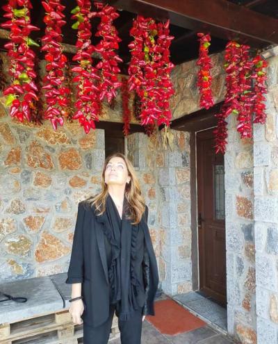 Η πρόεδρος του ΕΟΤ Αντζελα Γκερέκου γράφει για την εμπειρία της απο την επίσκεψη της στην βιοτεχνία κόκκινης πιπεριάς ΝΑΟΥΜΙΔΗς