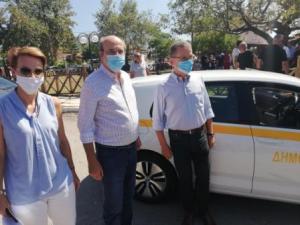 Ο Κωστής Χατζηδάκης  και το Ηλεκτρικό όχημα το δήμου Κοζάνης