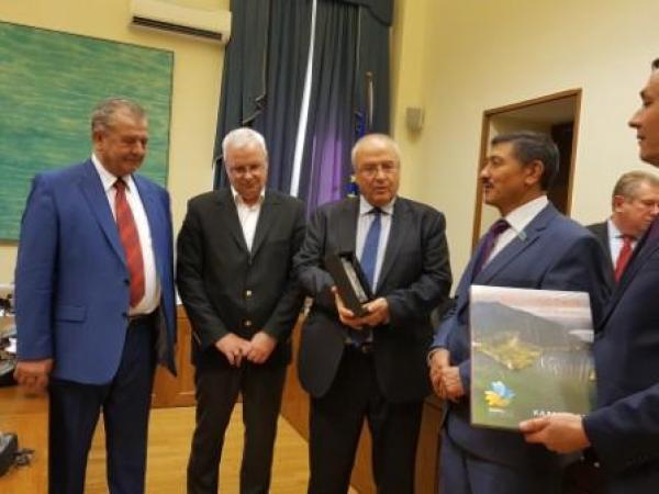 Συνάντηση του Βουλευτή ΣΥΡΙΖΑ Κοζάνης Γ. Ντζιμάνη με αντιπροσωπία της Ομάδας Φιλίας Καζακστάν – Ελλάδας