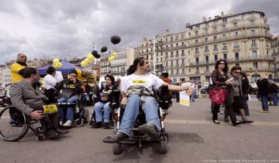Δικαιώματα ατόμων με αναπηρία: Tην καθιέρωση της Ευρωπαϊκής Κάρτας Αναπηρίας ζητά το ΕΚ