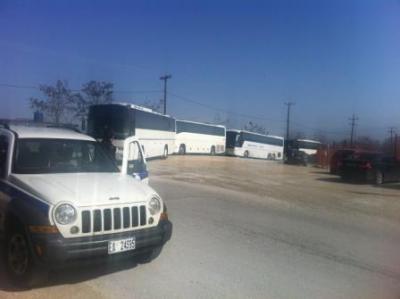 Αναχώρησαν τέσσερα λεωφορεία με τους Σύριους πρόσφυγες