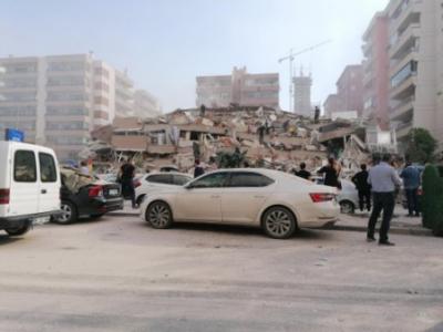 Σεισμός: Δύο νεκρά παιδιά στη Σάμο - Δώδεκα νεκροί και 400 τραυματίες στην Τουρκία