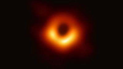 Για πρώτη φορά σε φωτογραφία μια μαύρη τρύπα